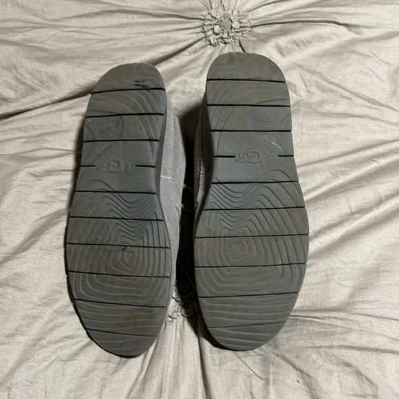 Cole Haan Chukka Boot Grey Suede. Size 9. Great condition. Will ship asap - Picture 2 of 3